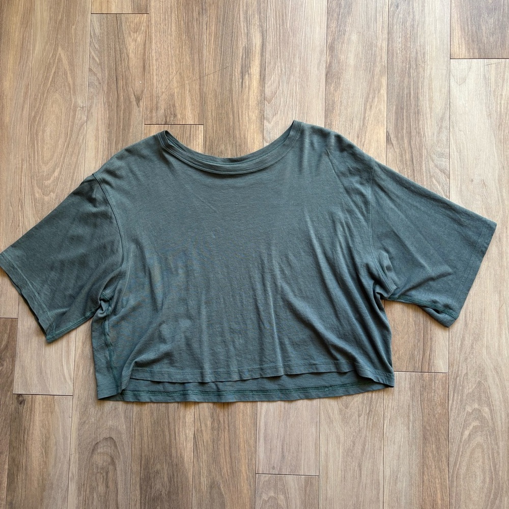 Lululemon Boxy Cropped Tee - Picture 2 of 5